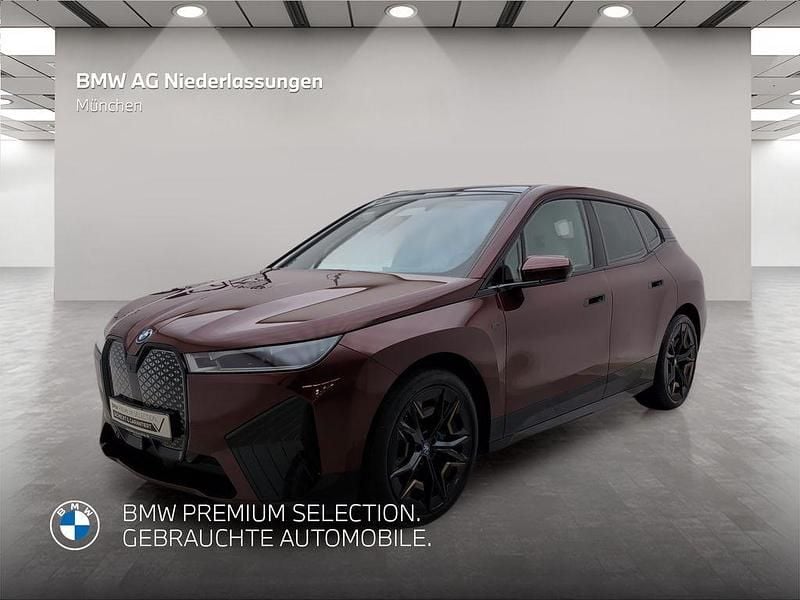 Rot Gebraucht 2024 BMW iX Sport Line SUV | 89.101 € - Bild 1/4