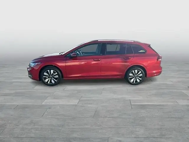 Gebraucht VW Golf VIII Move 110 PS (80 kW) 2023 Kings red metallic Kombi