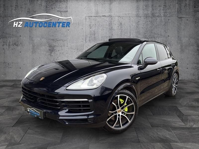 Second-hand Porsche Cayenne Chrono 340 CP (250 kW) 2020 Albastru SUV