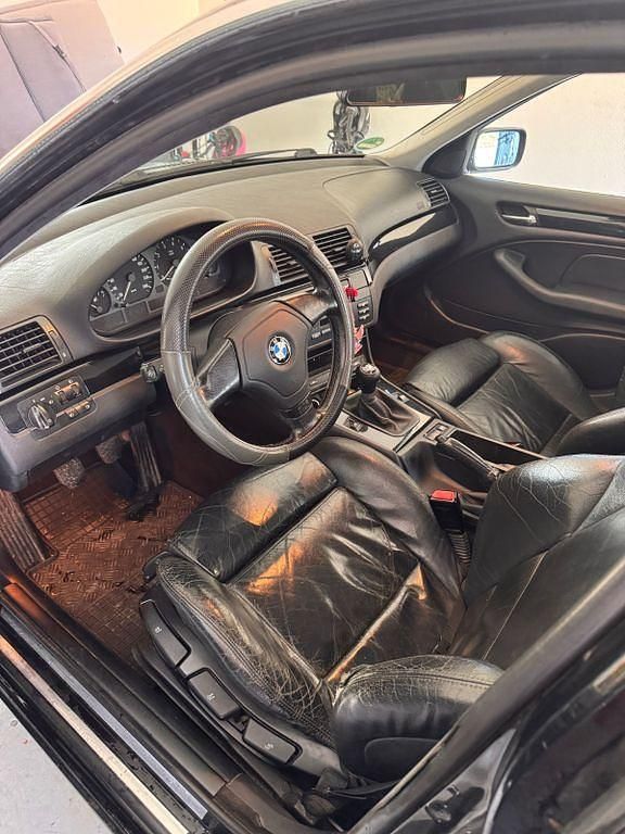 Gebraucht BMW 320 150 PS (110 kW) 1999 Schwarz Kombi