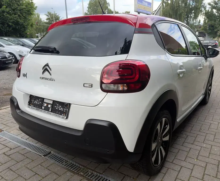 Gebraucht Citroën C3 Feel 82 PS (60 kW) 2018 Schwarz Kleinwagen