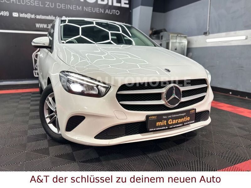 Gebraucht Mercedes B180 116 PS (85 kW) 2019 Weiß Van / Kleinbus