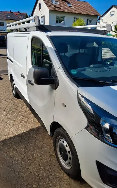 Gebraucht Opel Vivaro 125 PS (91 kW) 2016 Weiß Van / Kleinbus