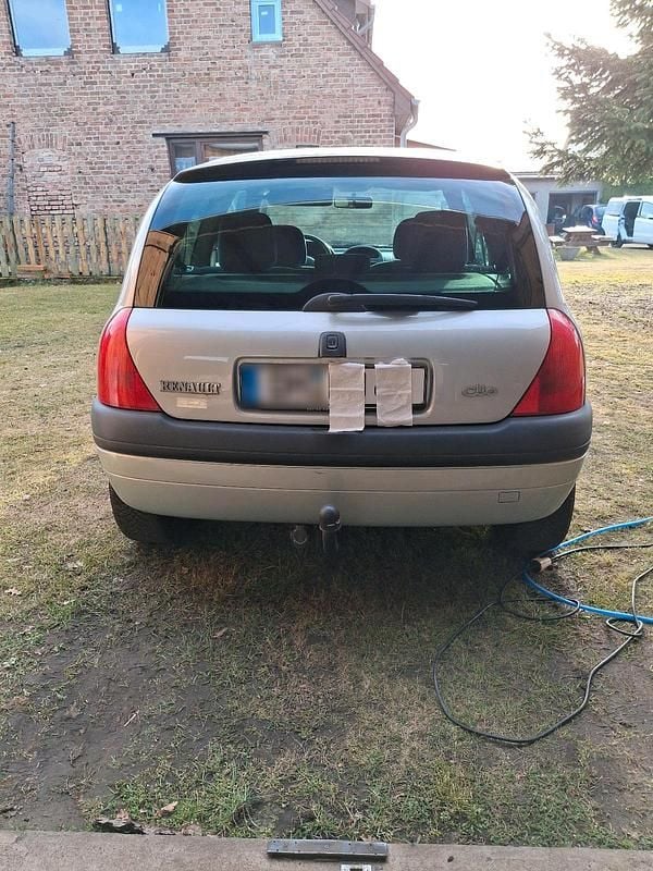 Gebraucht Renault Clio II 107 PS (78 kW) 1999 Silber Kleinwagen