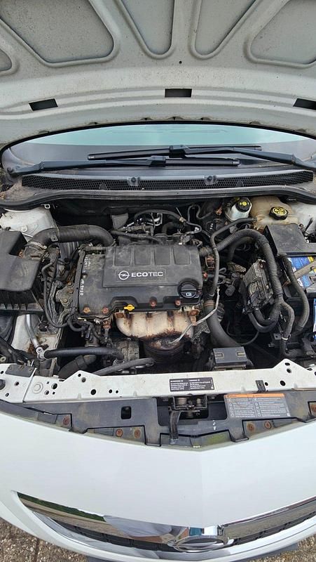 Gebraucht Opel Astra Design Edition 87 PS (63 kW) 2011 Weiß Limousine