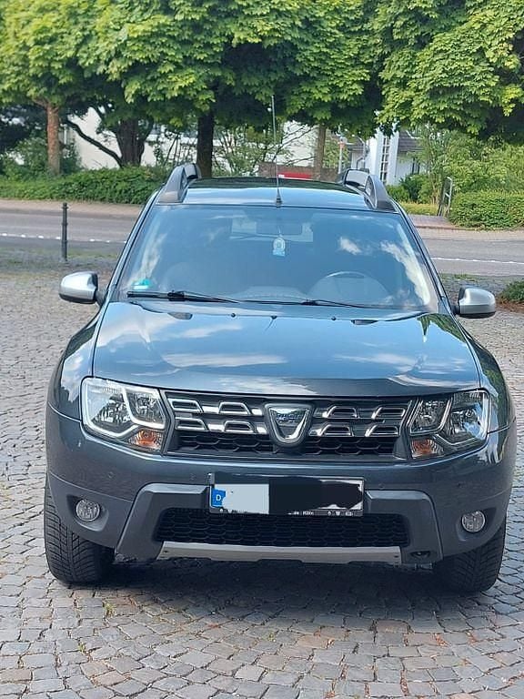 Grau Gebraucht 2016 Dacia Duster Urban Explorer SUV | 8.900 € (Guter Preis) - Bild 1/4
