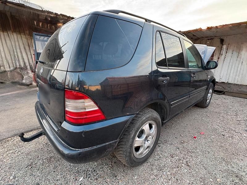 Gebraucht Mercedes ML430 271 PS (199 kW) 2000 Blau SUV