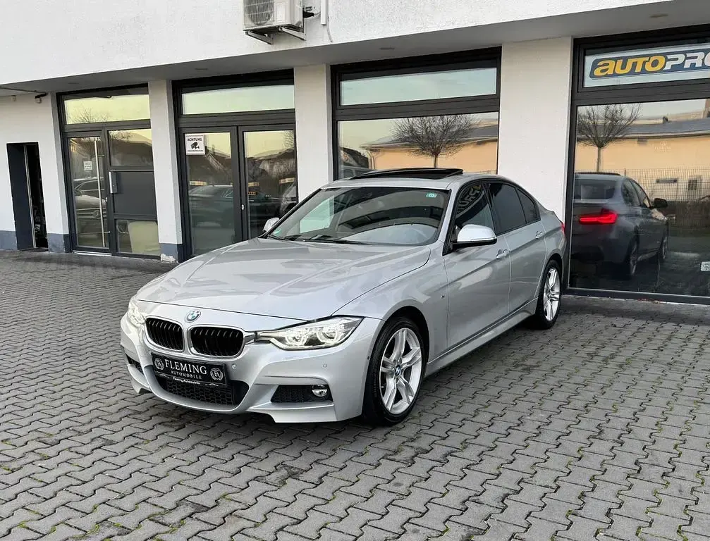 Gebraucht BMW 330 M Sport 258 PS (189 kW) 2016 Silber Limousine