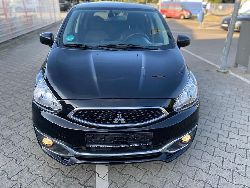 Schwarz Gebraucht 2017 Mitsubishi Space Star Diamant Edition Kleinwagen | 4.899 € - Bild 1/4