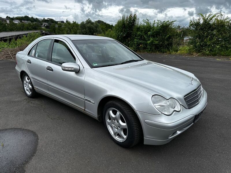 Silber Gebraucht 2000 Mercedes C180 Classic Limousine | 2.200 € (Guter Preis) - Bild 1/4