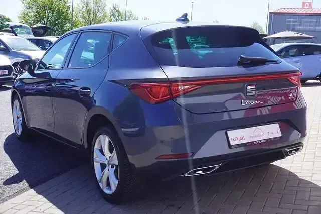 Gebraucht Seat Leon FR 204 PS (150 kW) 2022 Grau Limousine