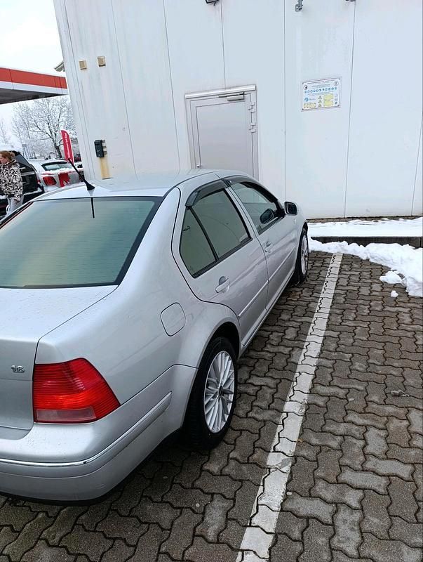 Gebraucht VW Bora 105 PS (77 kW) 2003 Grau Limousine