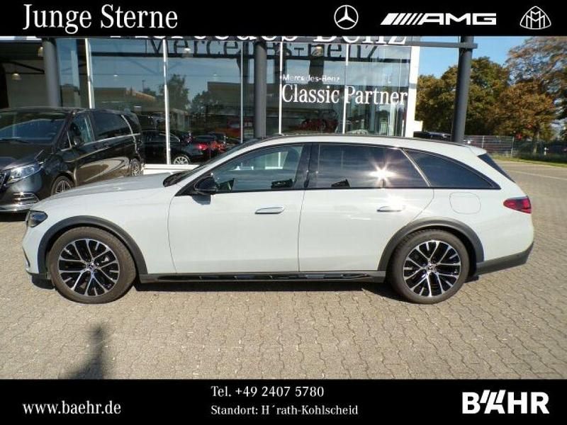 Gebraucht Mercedes E300 Night 197 PS (144 kW) 2024 Othercolor Kombi