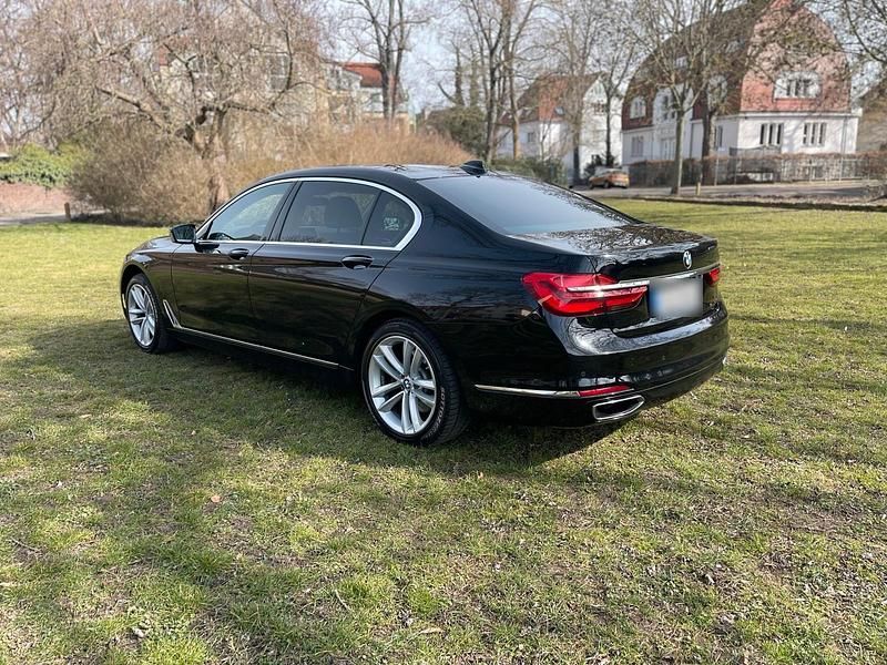 Gebraucht BMW 730L 265 PS (194 kW) 2017 Schwarz Limousine