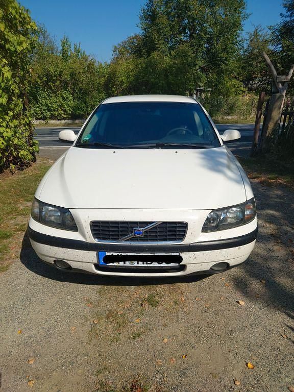 Weiß Gebraucht 2003 Volvo S60 Comfort Limousine | 3.600 € (Guter Preis) - Bild 1/4