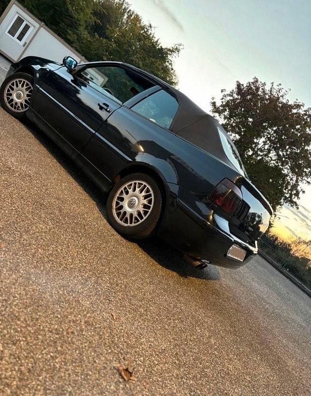 Gebraucht VW Golf Cabriolet 90 PS (66 kW) 2000 Schwarz Cabrio
