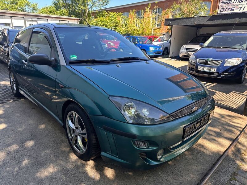 Grün Gebraucht 2000 Ford Focus Trend Limousine | 2.380 € (Fairer Preis) - Bild 1/4