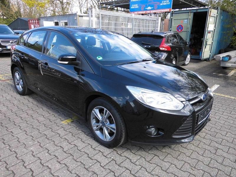 Gebraucht Ford Focus SYNC Edition 125 PS (91 kW) 2014 Schwarz Limousine