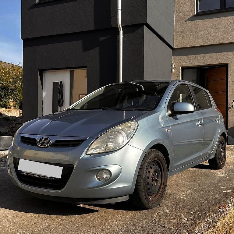 Blau Gebraucht 2009 Hyundai i20 Comfort Limousine | 1.500 € (Fairer Preis) - Bild 1/3