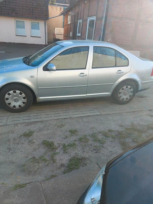 Second-hand VW Bora 150 CP (110 kW) 2000 Argintiu Hatchback