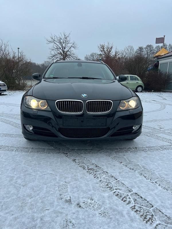 Gebraucht BMW 330 245 PS (180 kW) 2012 Schwarz Kombi