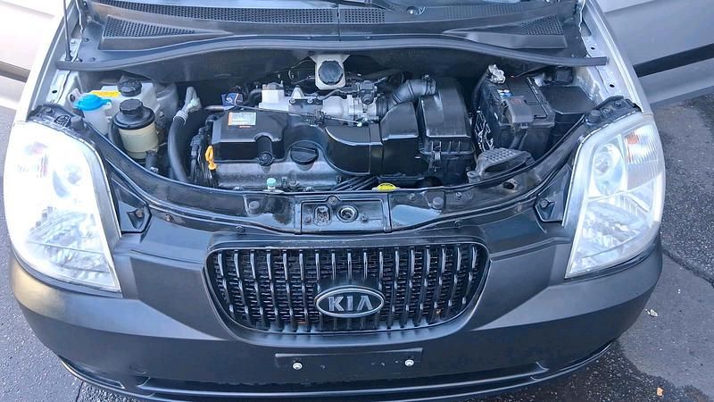 Gebraucht Kia Picanto 65 PS (47 kW) 2006 Silber Kleinwagen