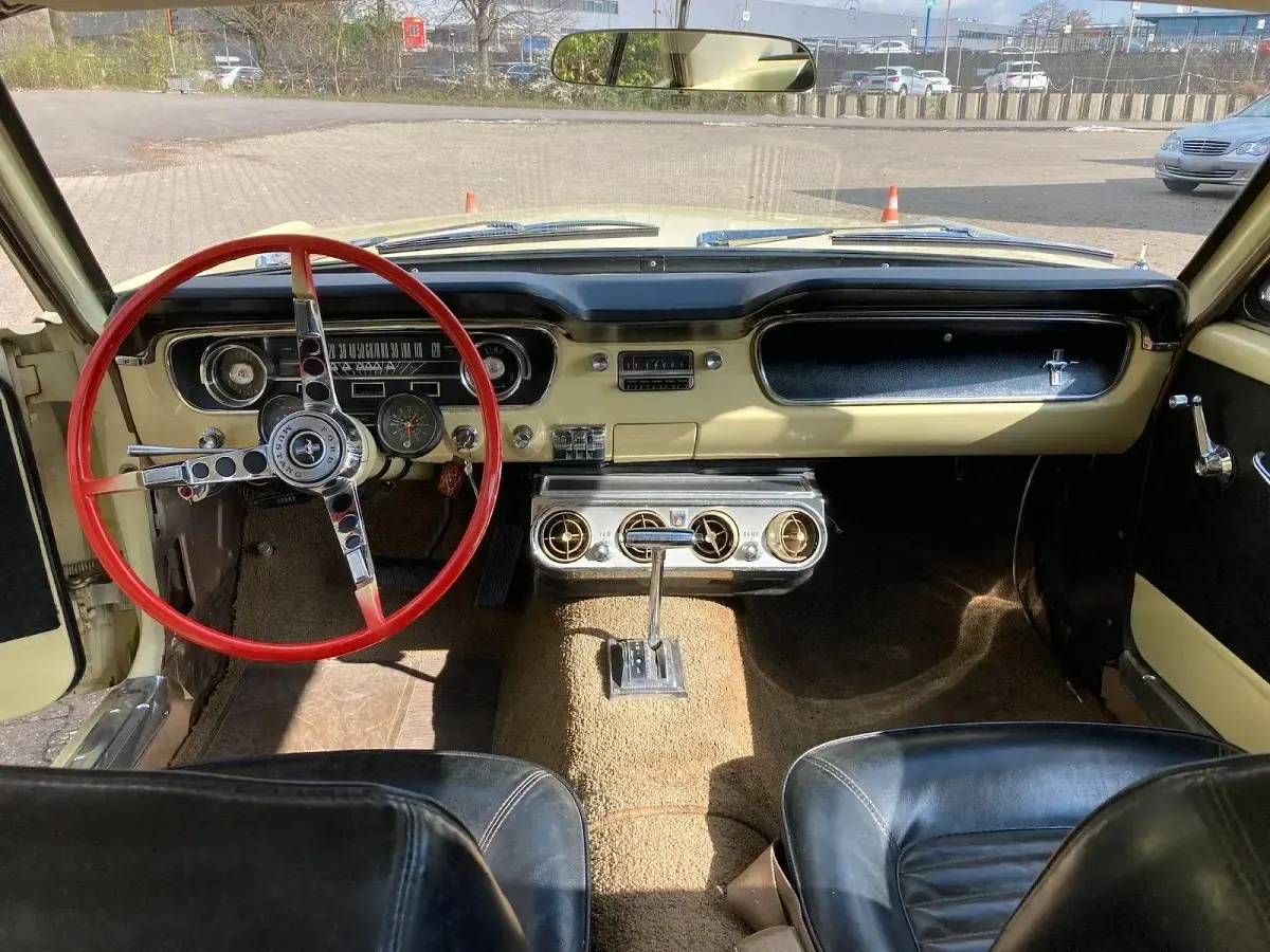 Gebraucht Ford V8 200 PS (147 kW) 1965 Gelb Coupé