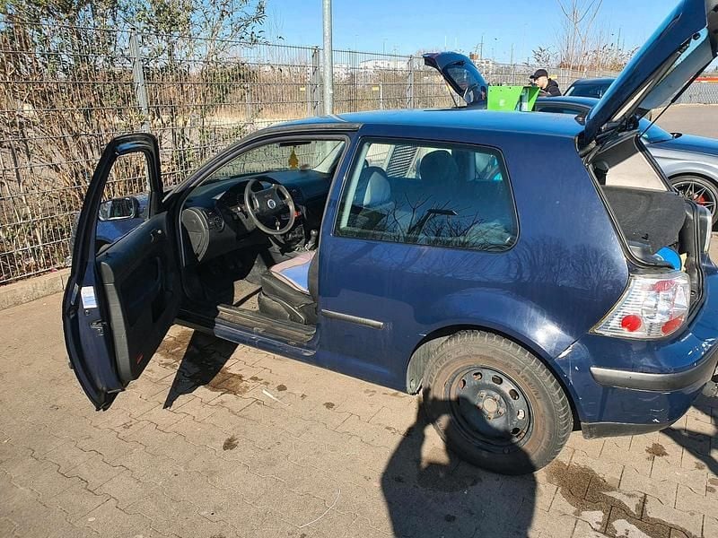 Gebraucht VW Golf IV 101 PS (74 kW) 2000 Blau Limousine