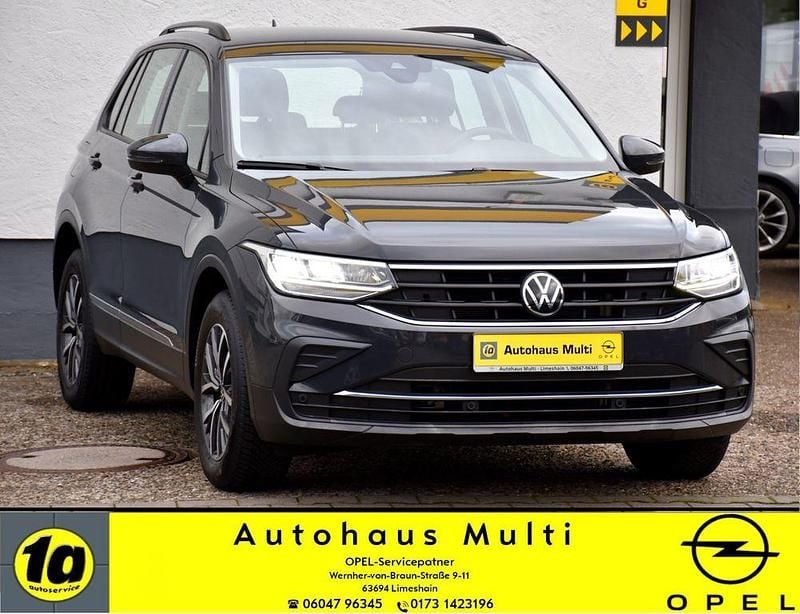 Uranograu/cinza urano Gebraucht 2022 VW Tiguan Life SUV | 25.900 € (Fairer Preis) - Bild 1/4