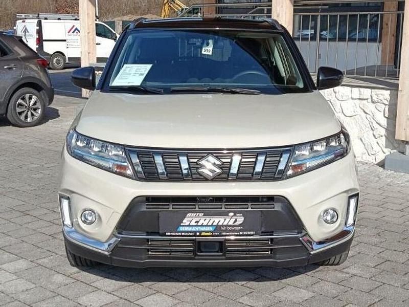 Gebraucht Suzuki Vitara Comfort 129 PS (94 kW) 2022 Savannah/cosmic black pearl SUV