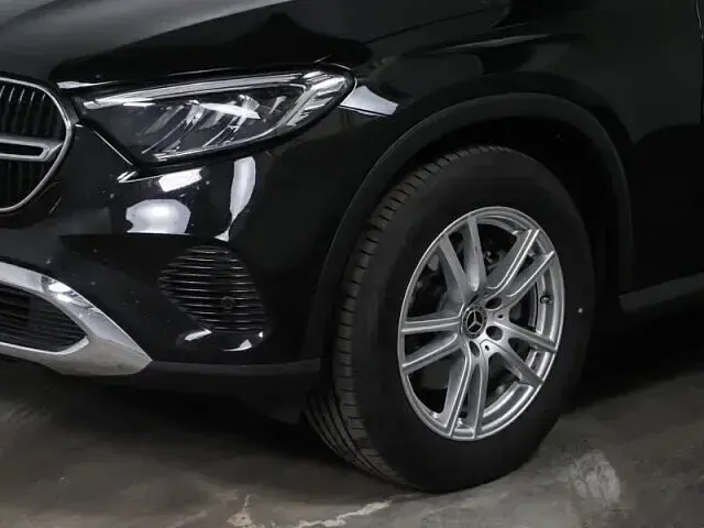 Gebraucht Mercedes GLC200 204 PS (150 kW) 2025 Lack obsidianschwarz SUV