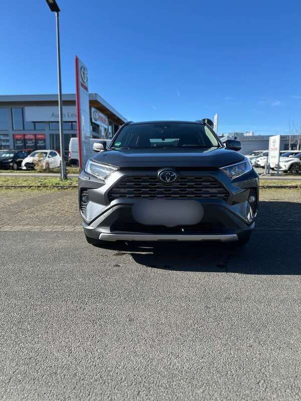 Grau Gebraucht 2020 Toyota RAV4 Hybrid Club SUV | 27.200 € (Fairer Preis) - Bild 1/4