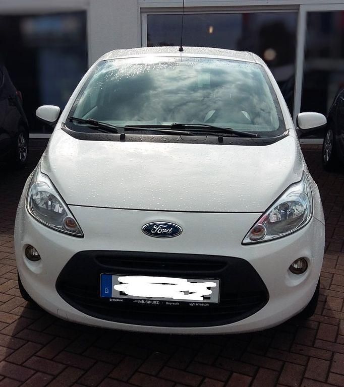 Weiß Gebraucht 2009 Ford Ka Titanium Limousine | 900 € (Superpreis) - Bild 1/4