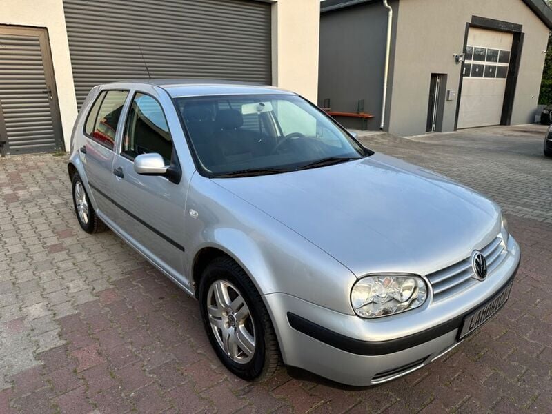 Silber Gebraucht 2002 VW Golf IV Limousine | 3.390 € (Etwas zu teuer) - Bild 1/4