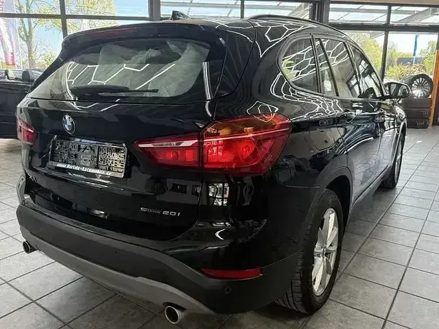 Używany BMW X1 Advantage 192 KM (141 kW) 2019 Czarny SUV