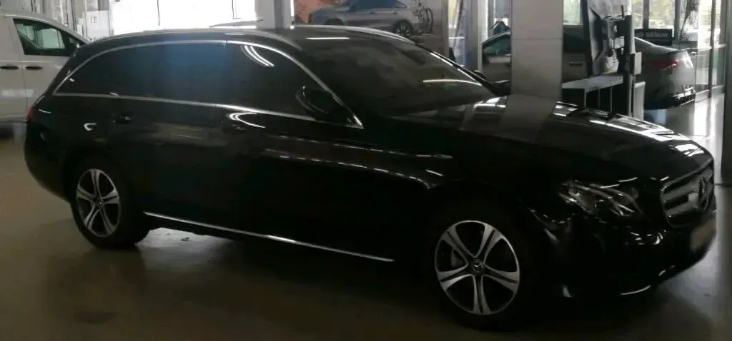 Gebraucht Mercedes E220 194 PS (142 kW) 2018 Schwarz Kombi