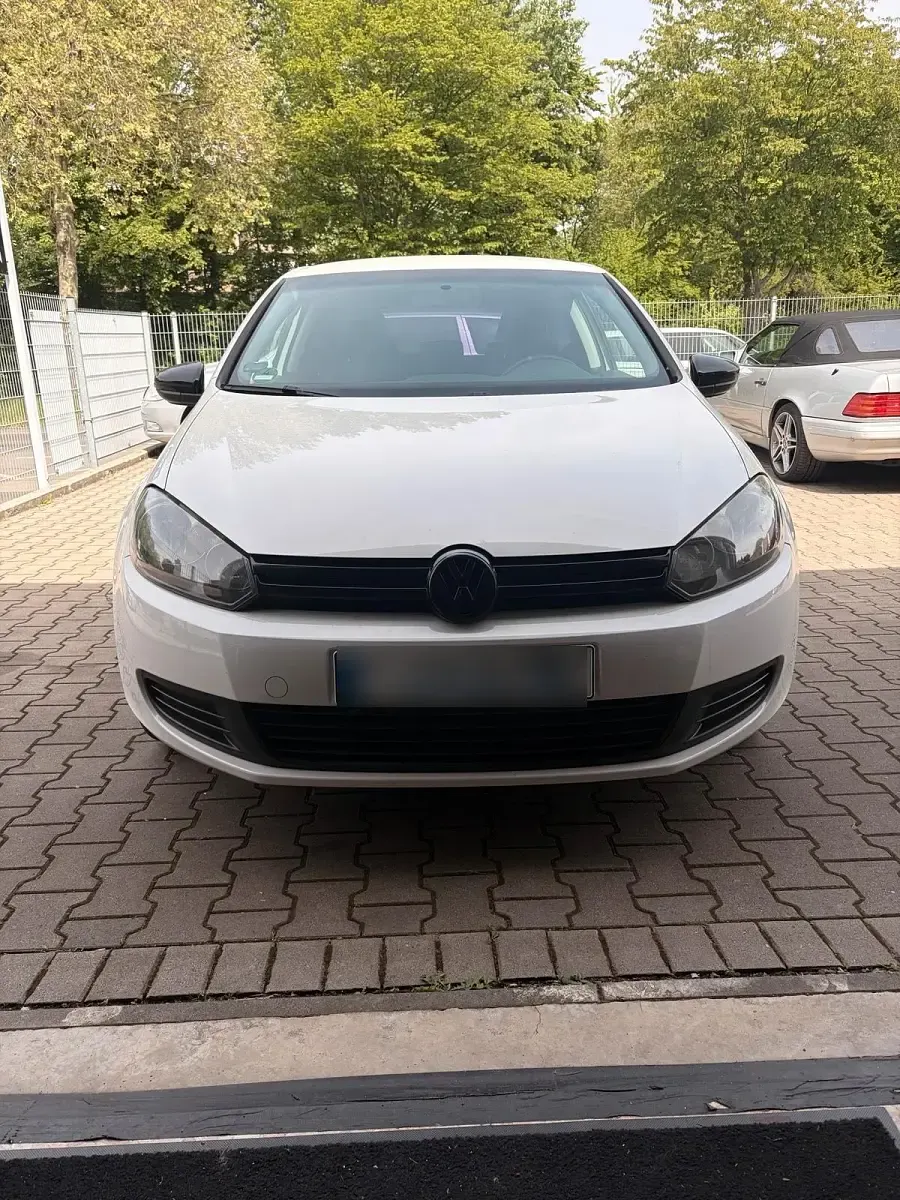 Gebraucht VW Golf 80 PS (58 kW) 2009 Weiß Coupé