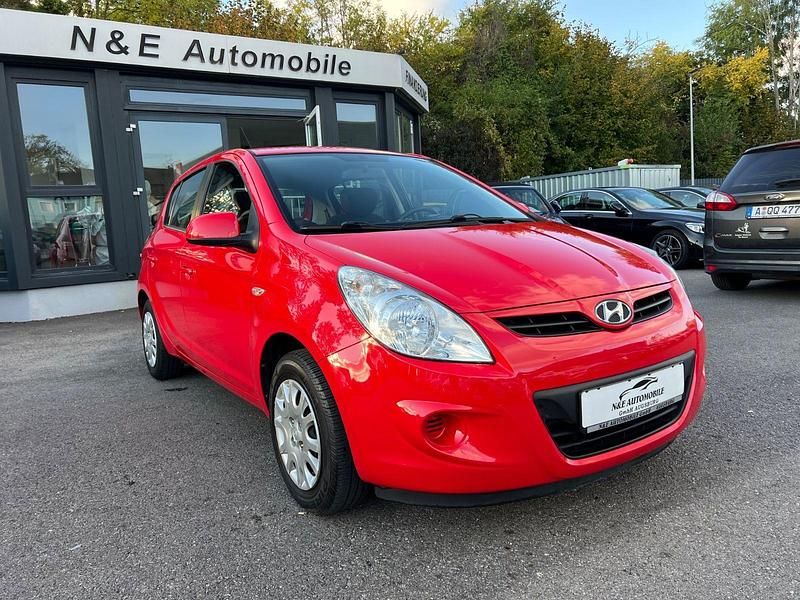 Rot Gebraucht 2012 Hyundai i20 Kleinwagen | 3.490 € (Guter Preis) - Bild 1/4