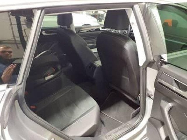 Gebraucht VW Arteon Elegance 150 PS (110 kW) 2024 Pyritsilber metallic (metallic) Kombi