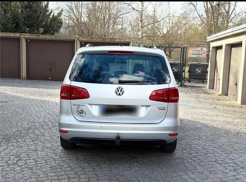 Gebraucht VW Sharan 140 PS (102 kW) 2012 Silber Van / Kleinbus