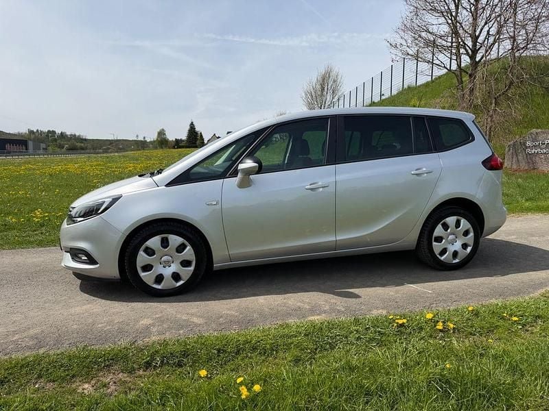 Gebraucht Opel Zafira Edition 170 PS (125 kW) 2017 Silber Van / Kleinbus