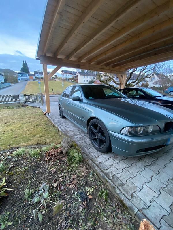 Gebraucht BMW 525 192 PS (141 kW) 2002 Silber Limousine