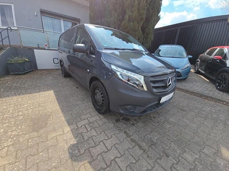 Second-hand Mercedes Vito 237 CP (174 kW) 2022 Gri Van