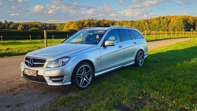 Silber Gebraucht 2012 Mercedes C200 AMG line Kombi | 12.600 € - Bild 1/4