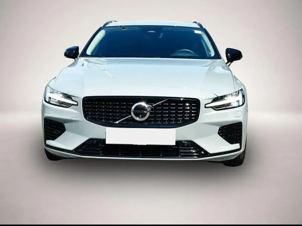 Gebraucht Volvo V60 Plus 310 PS (228 kW) 2024 Manufacturer Kombi