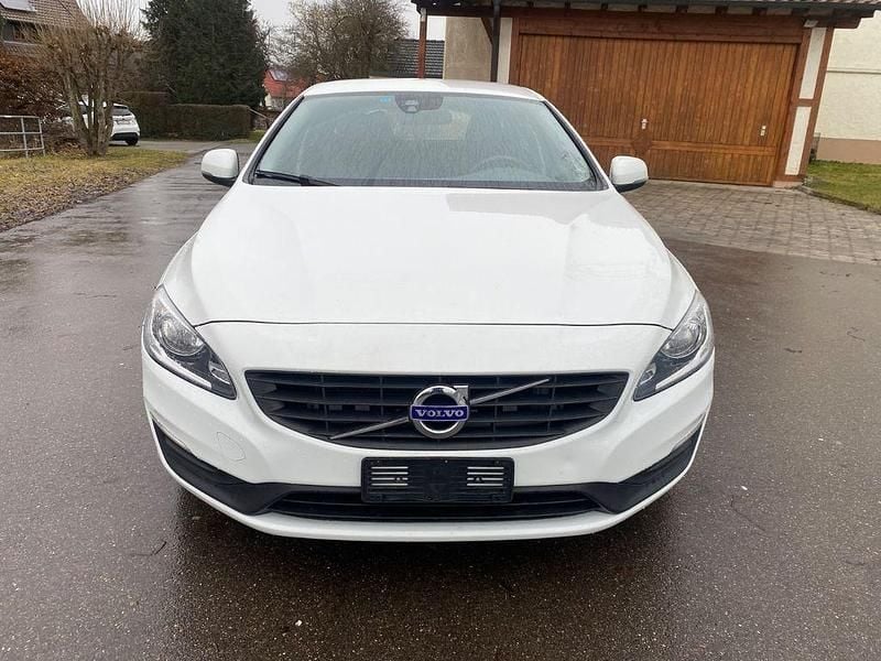 Gebraucht Volvo V60 Kinetic 120 PS (88 kW) 2018 Weiß Kombi