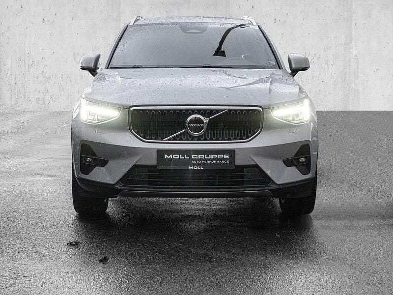 Gebraucht Volvo XC40 Core 163 PS (119 kW) 2024 Silver dawn / metallic SUV