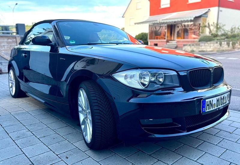 Schwarz Gebraucht 2009 BMW 118 Cabriolet Cabrio | 7.499 € (Fairer Preis) - Bild 1/4