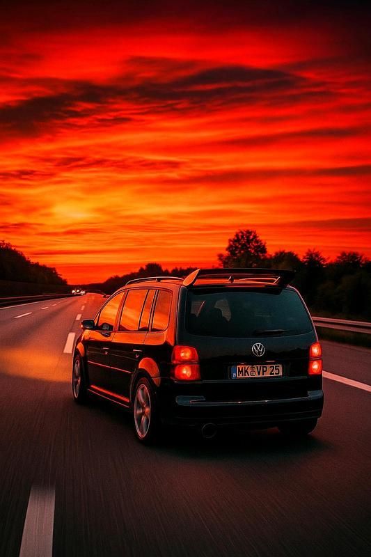 Schwarz Gebraucht 2005 VW Touran Van / Kleinbus | 1.750 € (Fairer Preis) - Bild 1/4