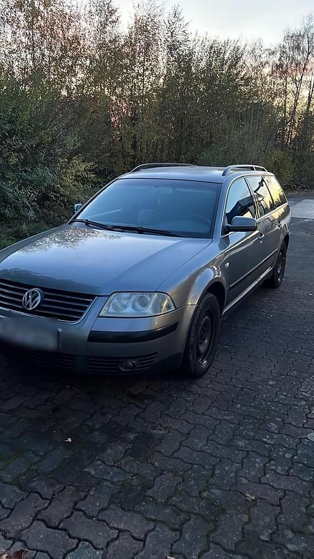 Gebraucht VW Passat 131 PS (96 kW) 2002 Silber Kombi